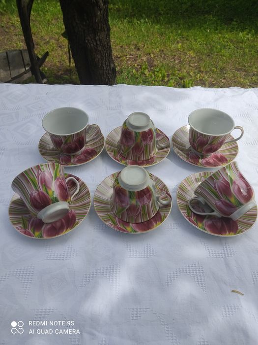 Сервиз за кафе,канички за чай и мляко,