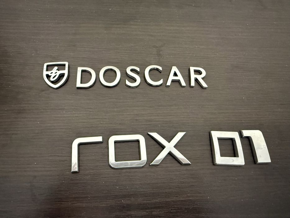 Шильдик ROX 01 в оригинале