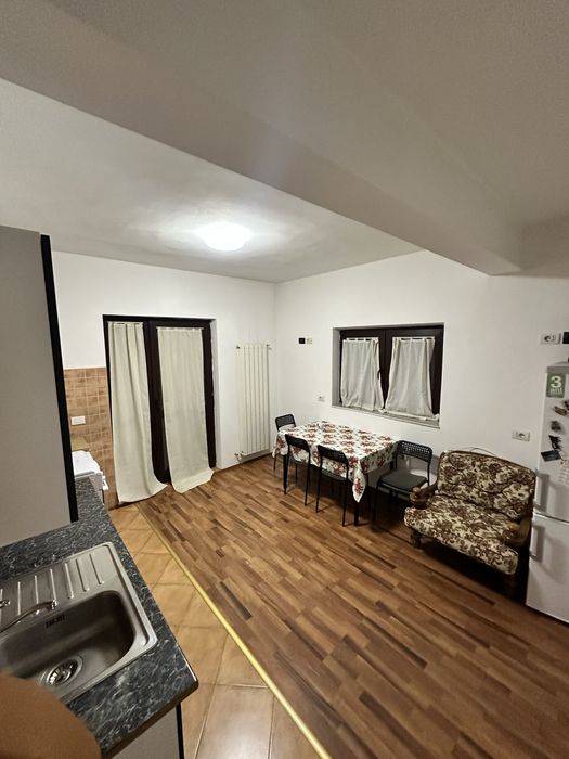 Închiriez Apartament 2 camere decomandat Zona Bucium