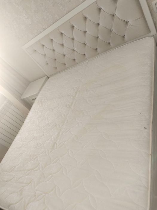 Продается кровать с матрасом