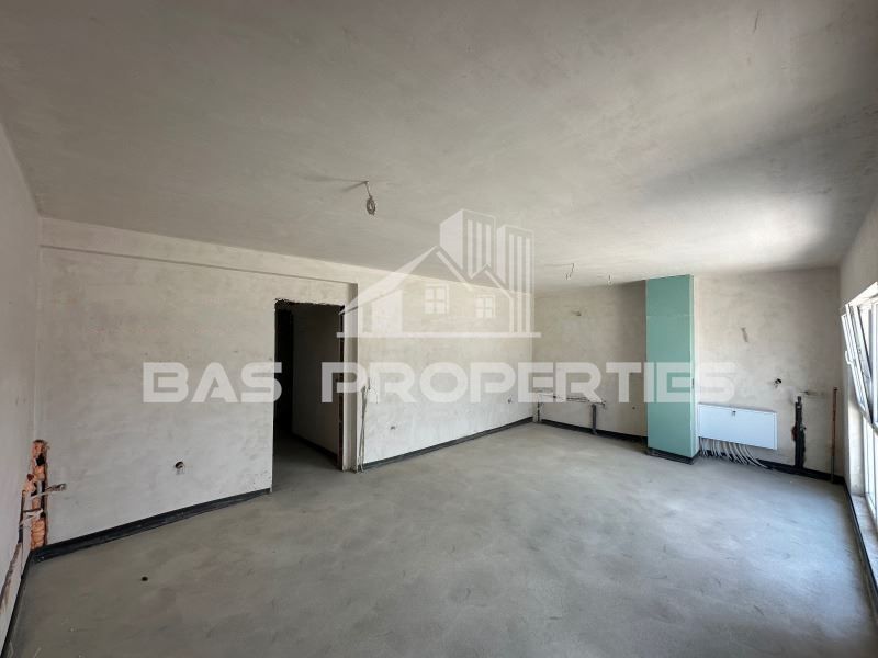 Продава се Тристаен апартамент в София, Малинова долина - 123 кв.м за 2025 €/кв.м - Снимка #1