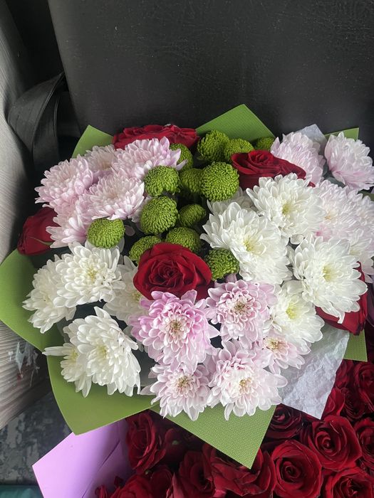 продам 101шт роз