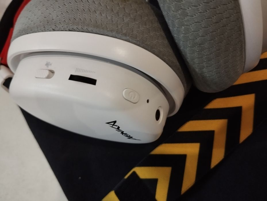 Наушники Monka HG9069W белые