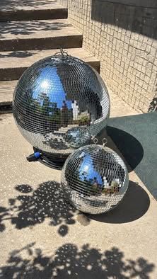 Vând 2 globuri disco / bile disco