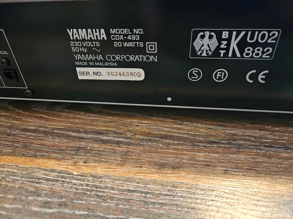 CD Player Yamaha CDX-493