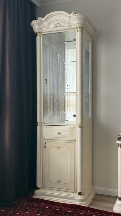 Продается сервант