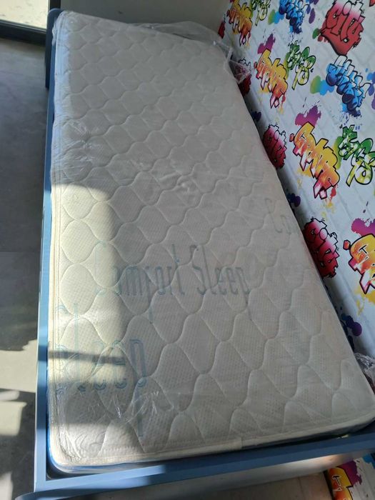 Единично легло с матрак