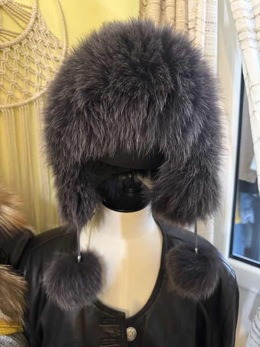 Caciula blana naturala pe tricot