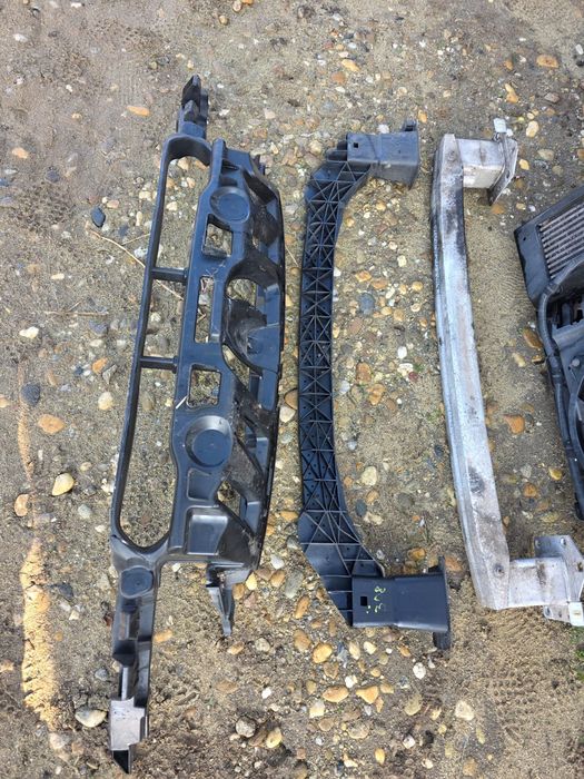 Bara fata  Peugeot 308 + kit radiatoare an 2013