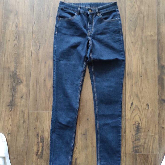 Дамски панталони М размер