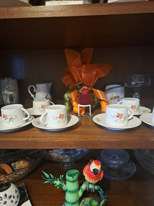 Чисто нови витринни чаши