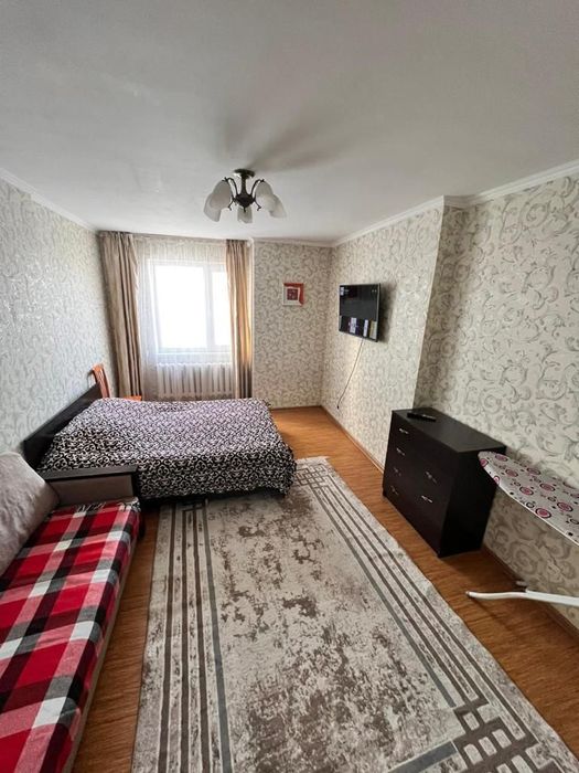 Посуточно в центре  Левого  берега 1 комн