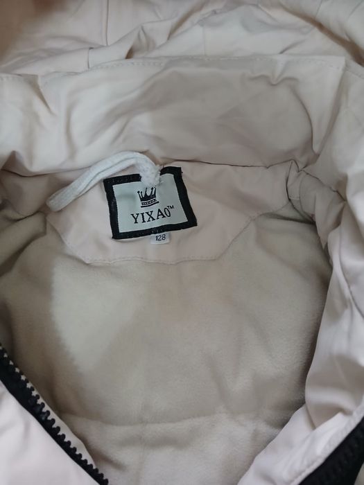 Продам теплую куртку на девочку