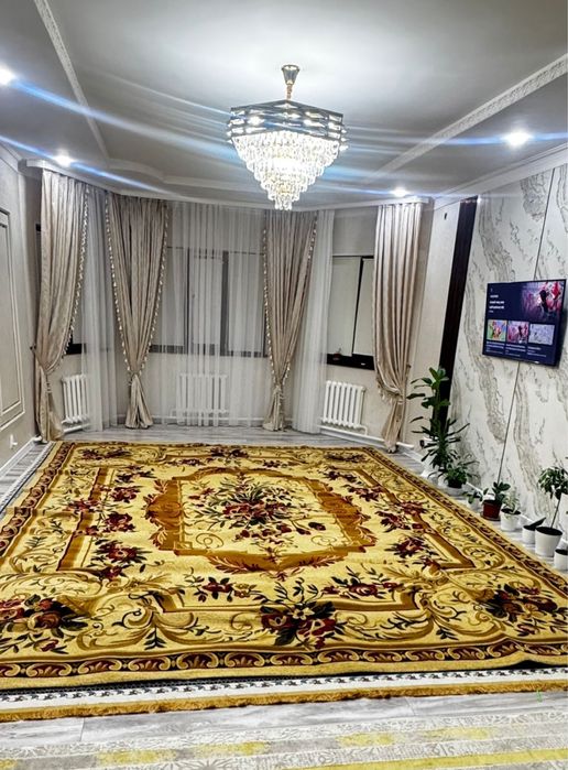 Ковер чистый в идеальном состояний