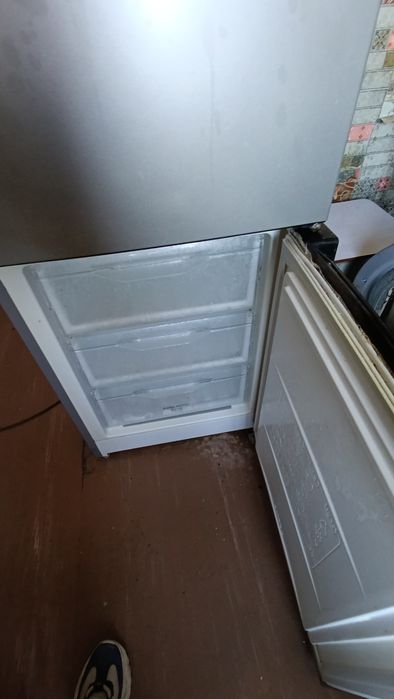 Холодильник Indesit