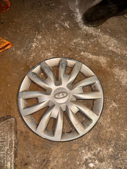Продам колпаки автомобильные