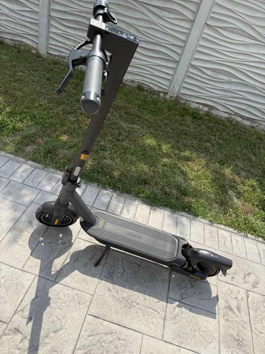 Trotineta Ninebot G2