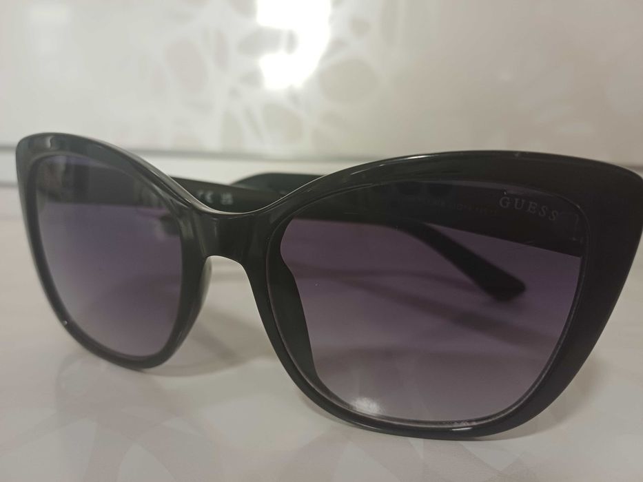 Дамски слънчеви очила Guess