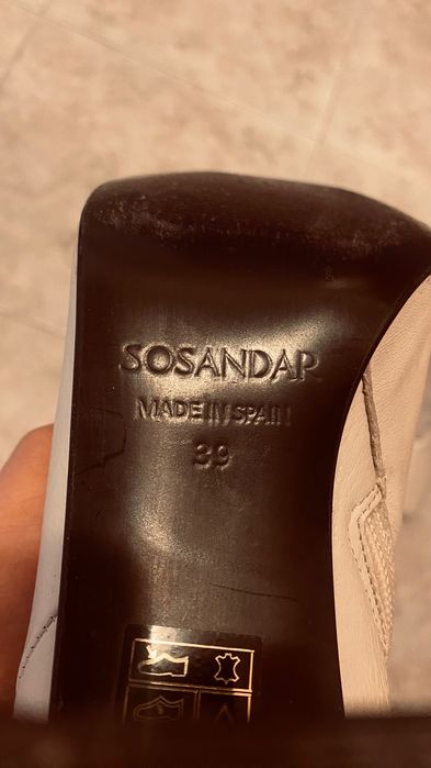 Продавам дамски ботуши