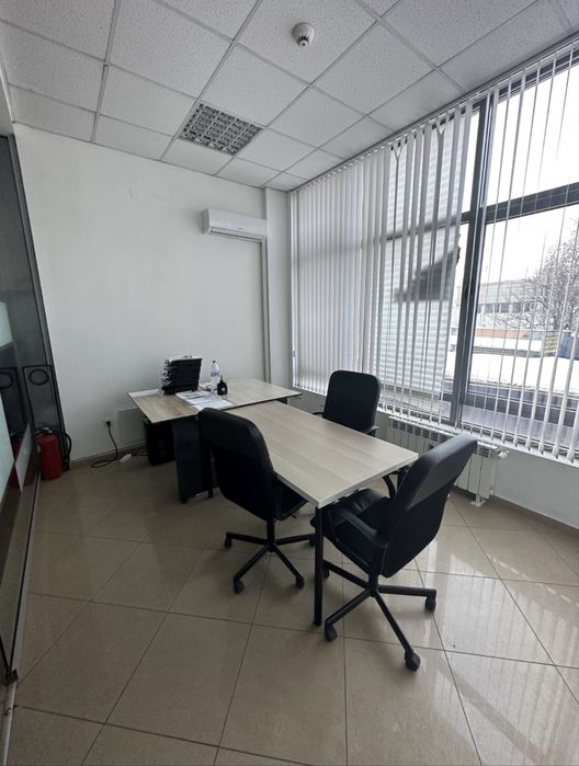 Дава се под наем Офис в София, Младост 1А - 18 кв.м за 289.17 € - Снимка #1