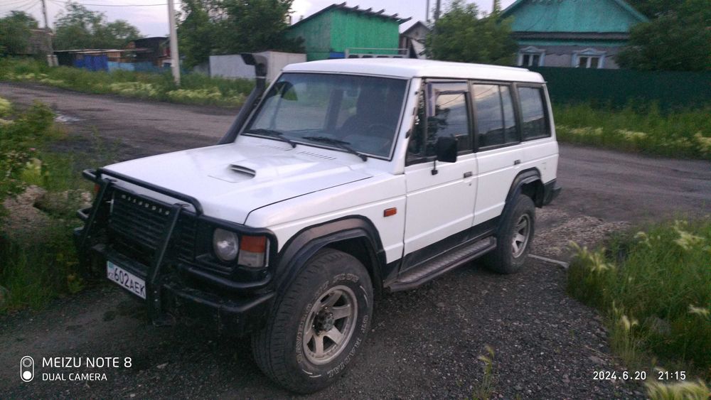 Продаю Митсубиси Паджеро 91г