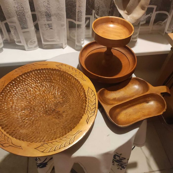 Дървени подноси за сервиране