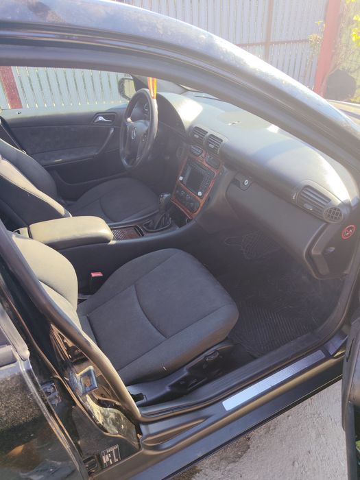 Vând sau schimb Mercedes Benz