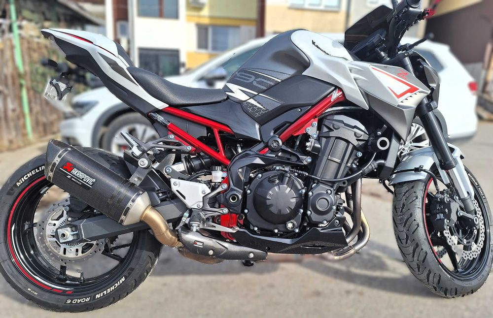 Kawasaki Z900 Akrapovic Performance 2023