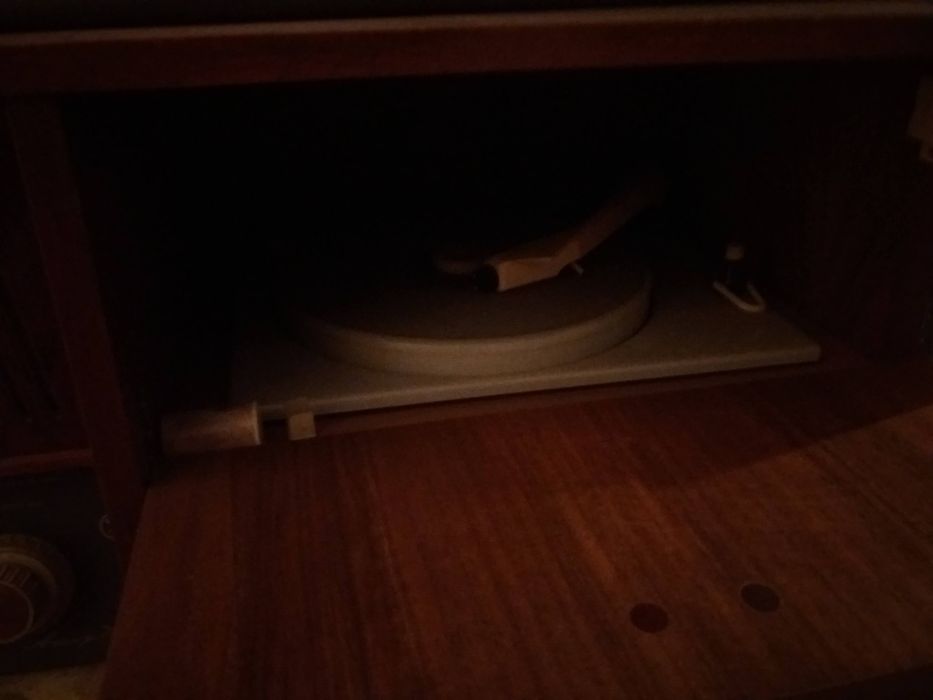 РЕТРО Телевизор цветен,и радио