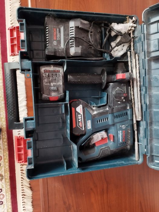 Перфоратор Bosch аккумуляторная