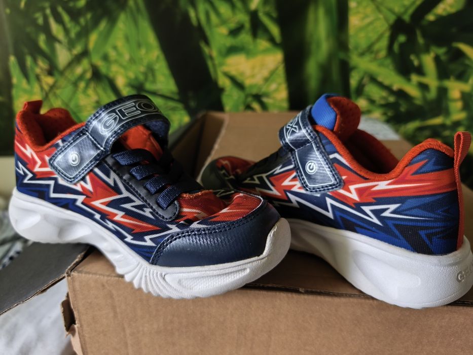 Обувки за момче Geox и Nike