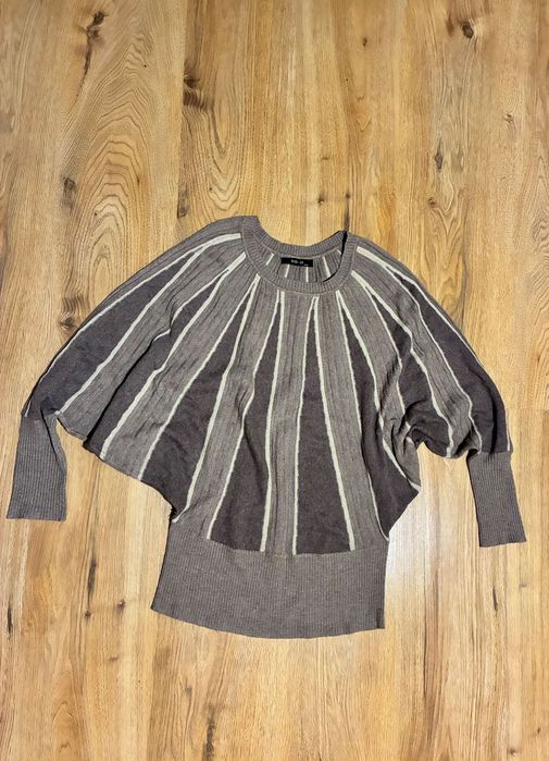 Пуловер в кафяви десени, размер S