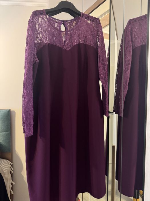 Офицална рокля със дантела