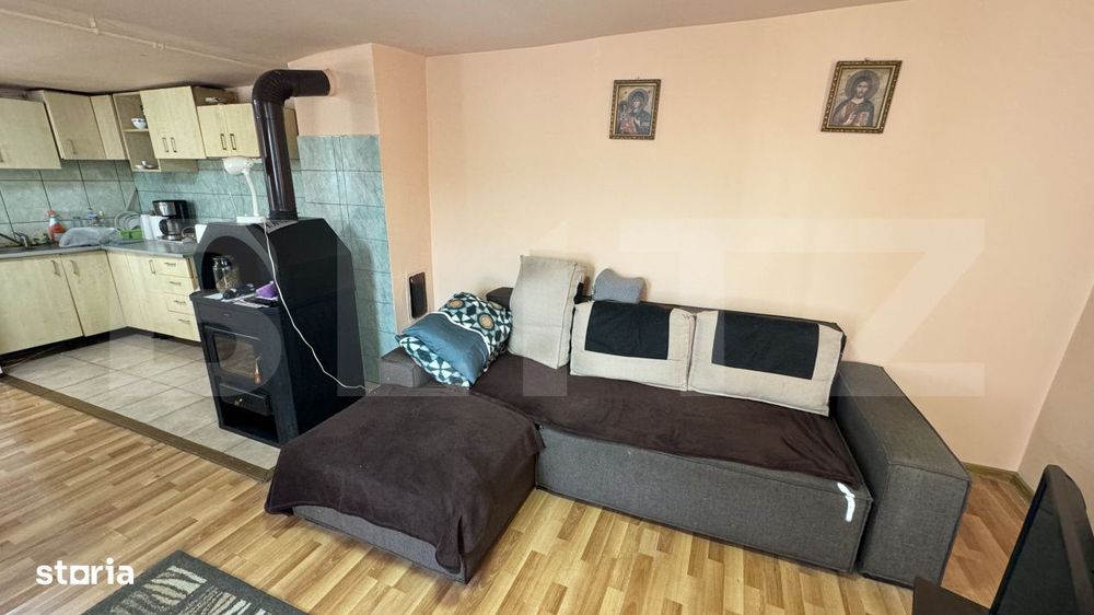 Casa de vanzare, in Sigmir si 10 ari de teren