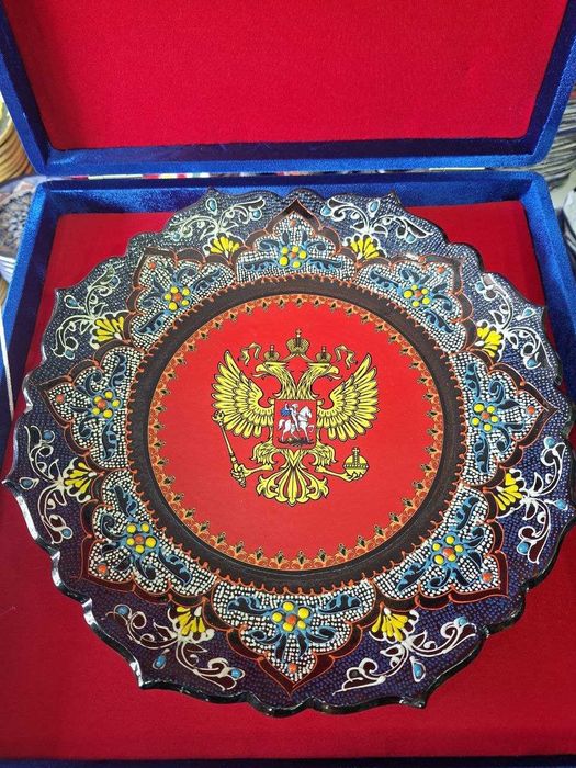 Laganga rasm qo‘yish, brend va sovg‘aga rishton sopol laganlar