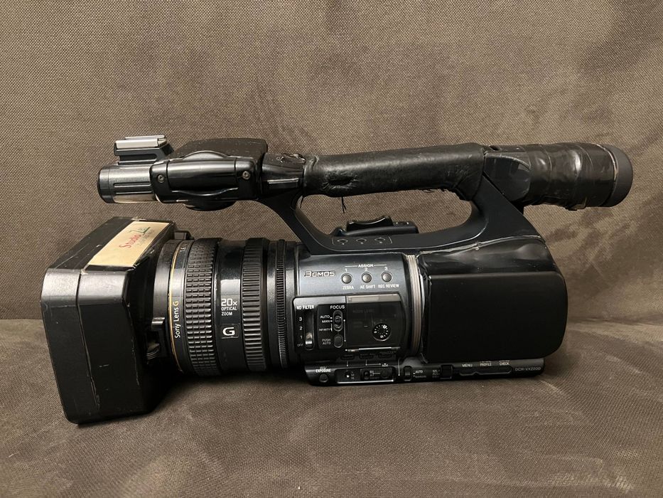 Sony DCR-VX2200E MiniDV kamera: 500 000 so'm Videokameralar