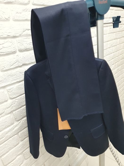 Продам костюм школьный