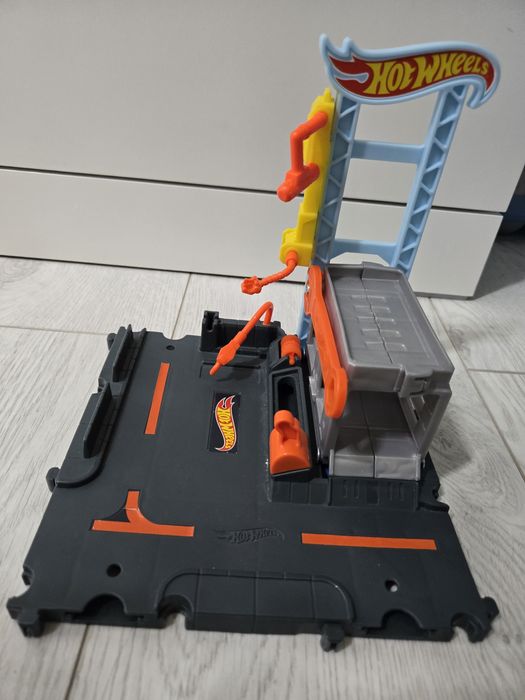Писти Hotwheels по 5 евро бройката