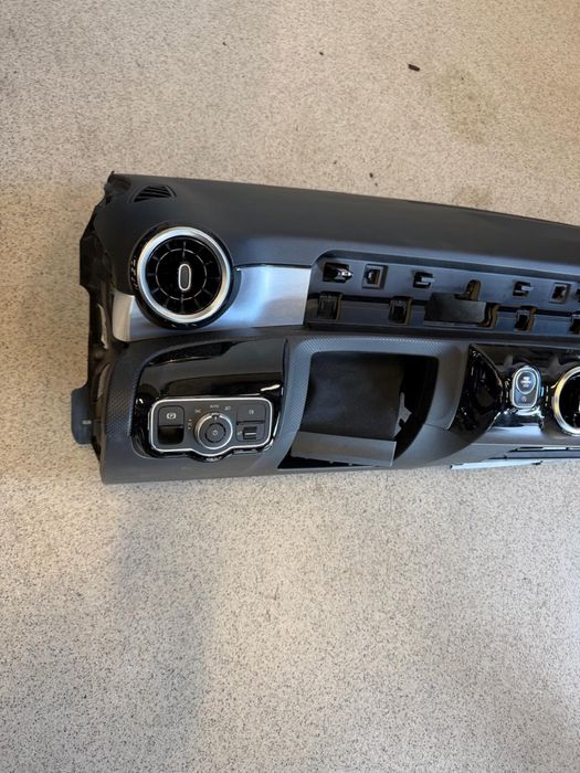 Plansa bord mercedes a-class w177 2018-2026