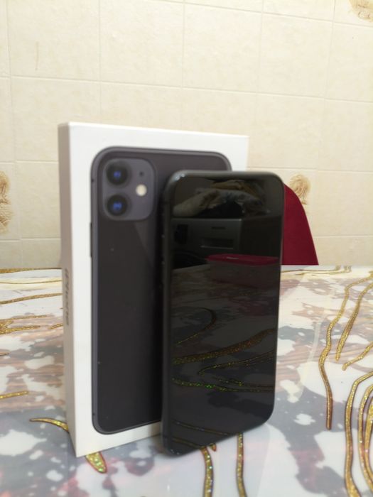 Iphone 11 с гарантией, покупал в сулпаке