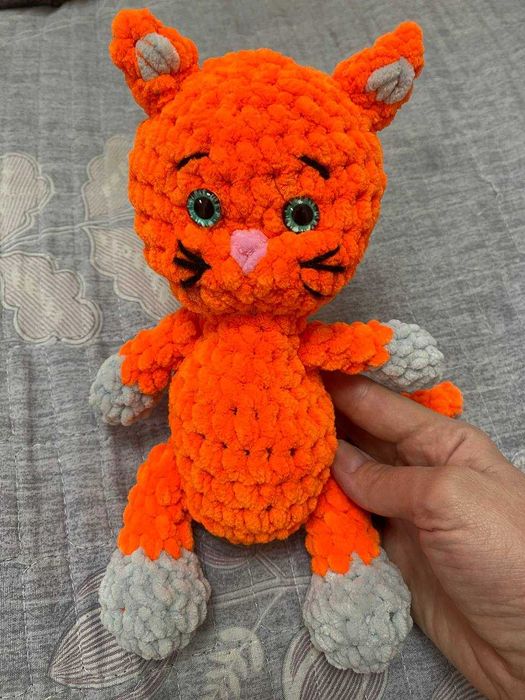Кошка вязаная игрушка