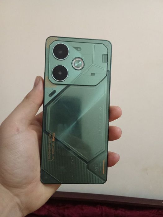 Tecno pova 6 pro Ram 12+6 xotira 256GB Srochno sotiladi!