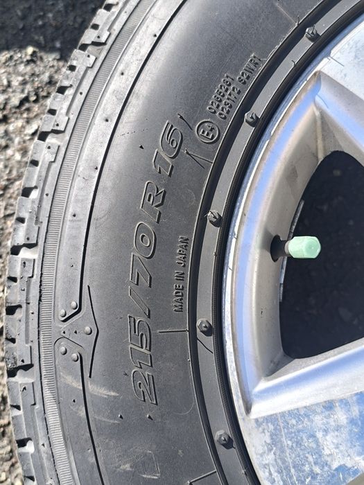 Продам диски с шинами в отличном состоянии