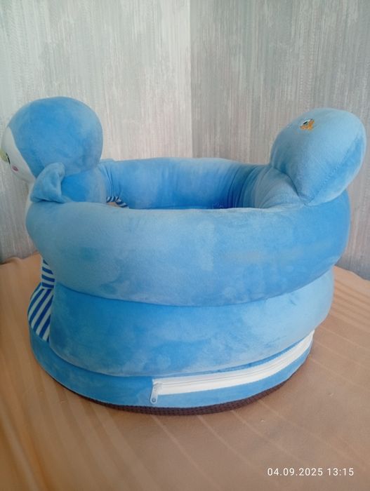 Новое детское кресло для кормления.