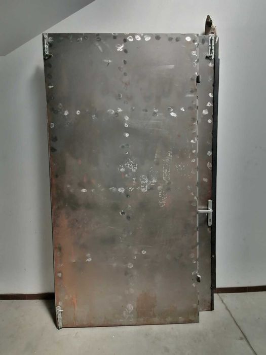 Големи метални врати -чифт