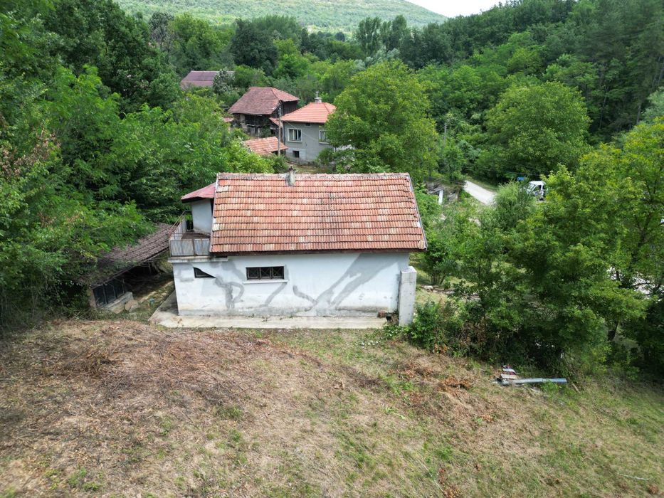 Продава къща с.Гледаци Община Габрово