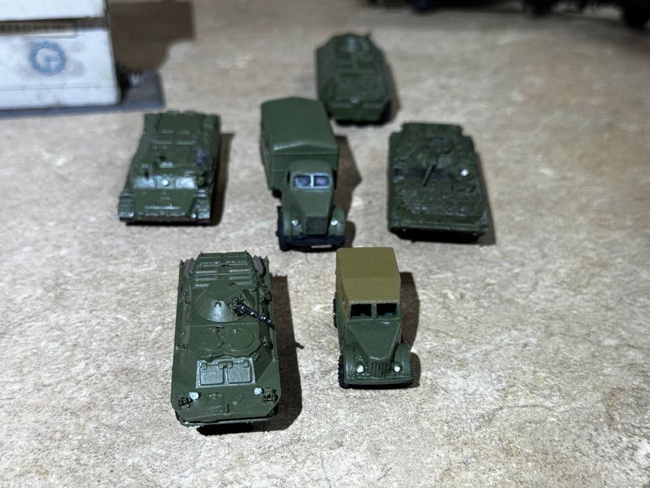 Военна техника НРБ в мащаб 1:87 HO танкове и газ-69