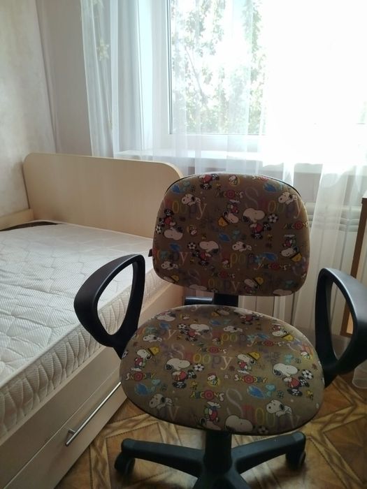 Продам компьютерный стул детский