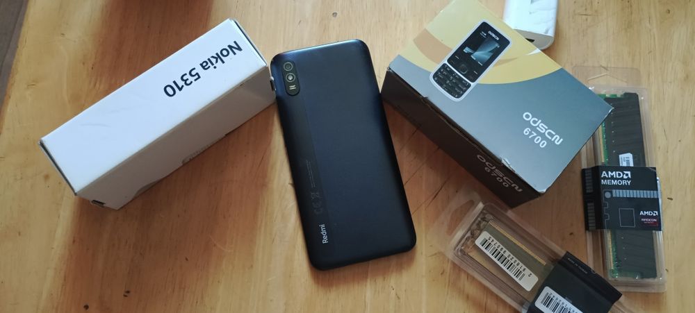 Продам бу телефон Xiaomi redmi 13c