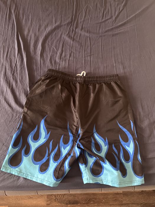 pantaloni scurti